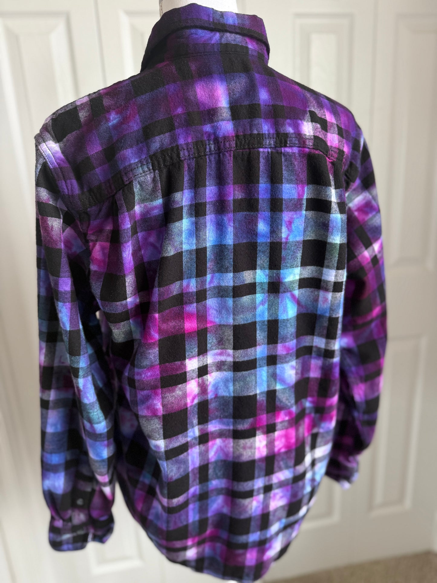 Men's fit Ice Dyed Flannel Size Medium