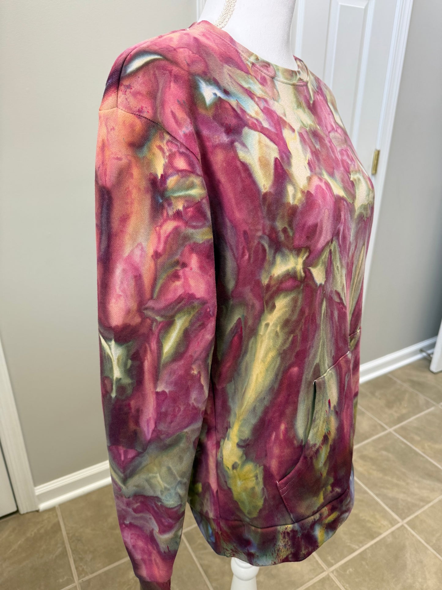 Medium Pocket Crewneck