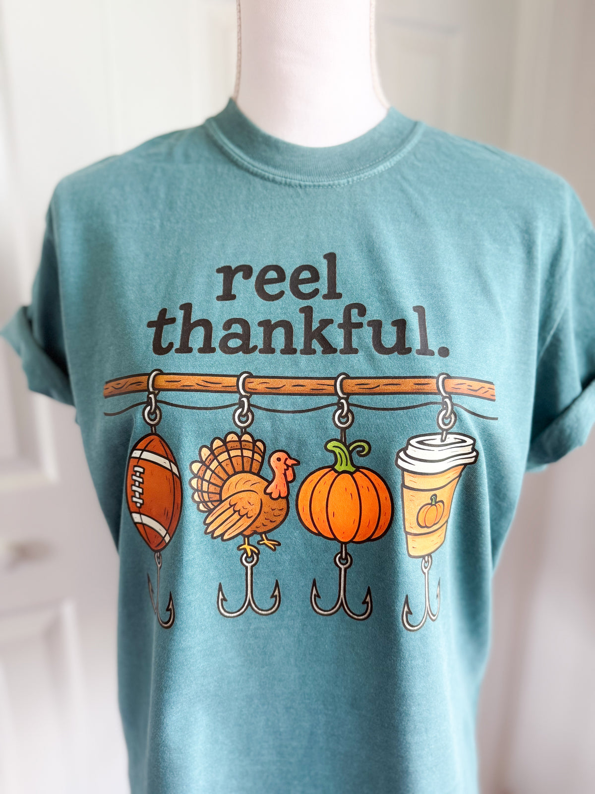 Reel Thankful Tee — Floorboard Findings Boutique
