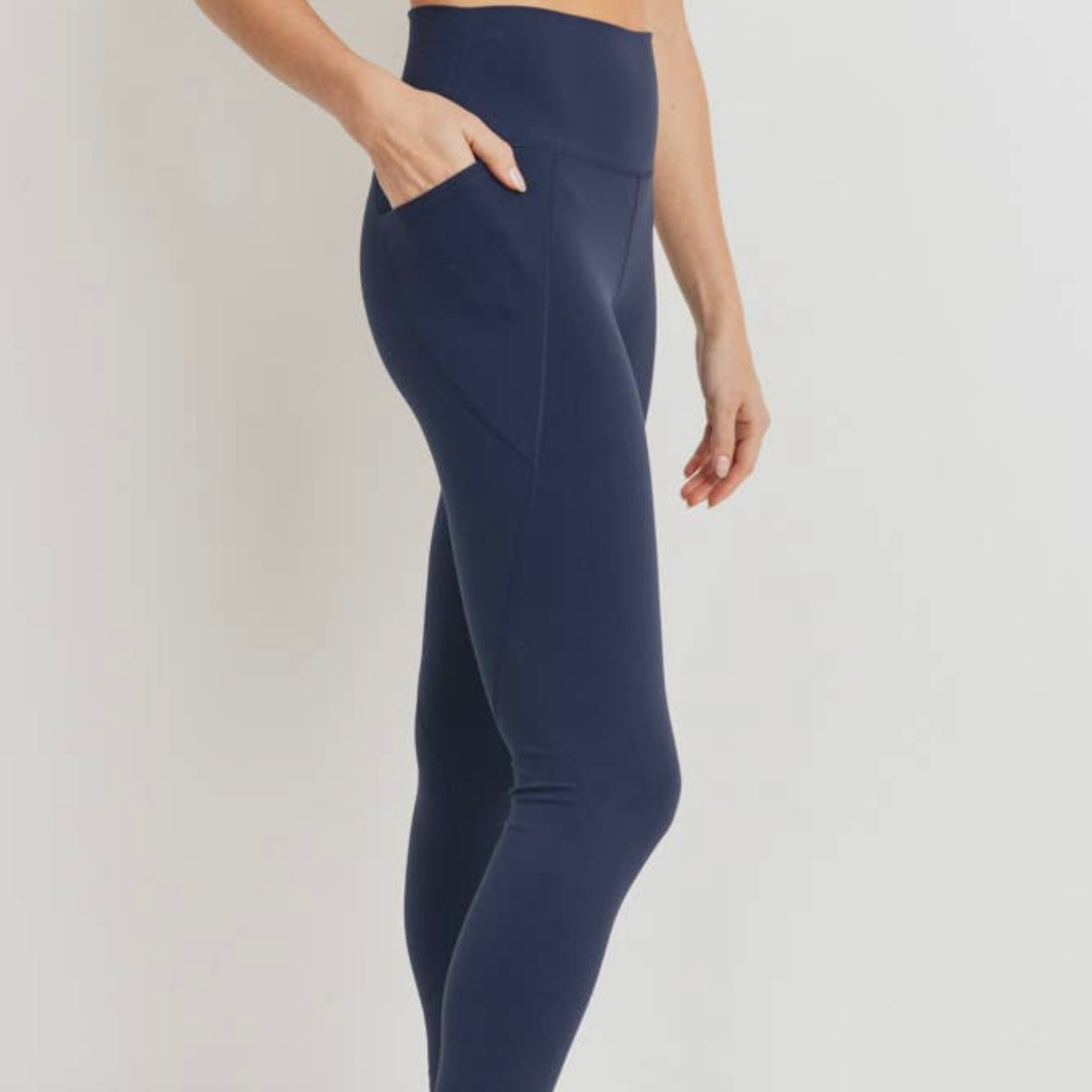 Tapered Band Essential Solid Highwaist Leggings in Navy – Floorboard  Findings Boutique