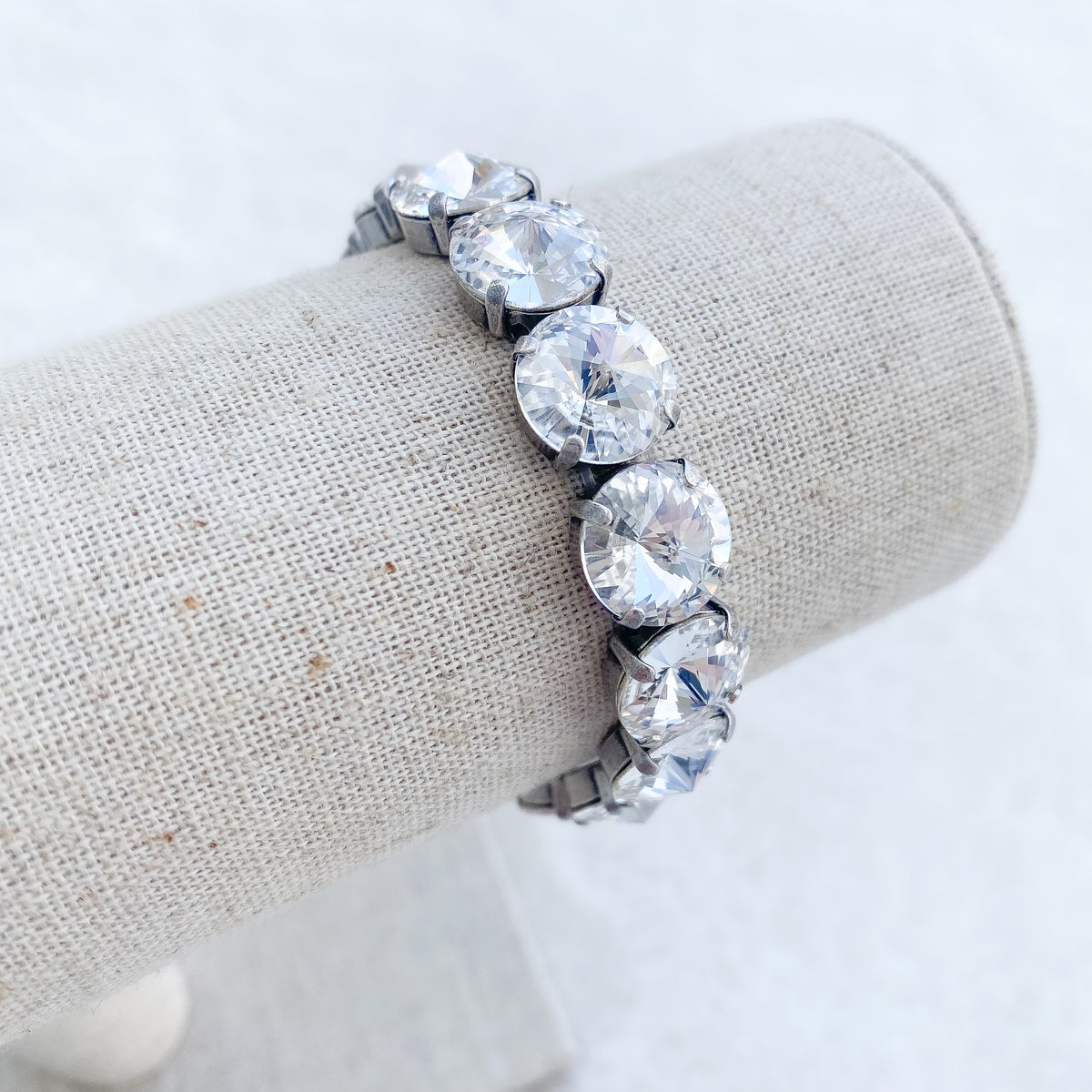 Floorboard Findings Silicone Stretch Bracelet in Crystal Clear/Antique silver setting — Floorboard Findings Boutique